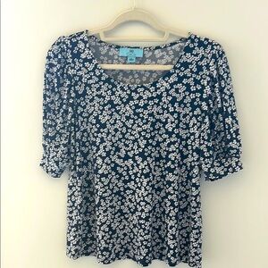 Women’s CeCe Floral Blue and White Women's Top size S